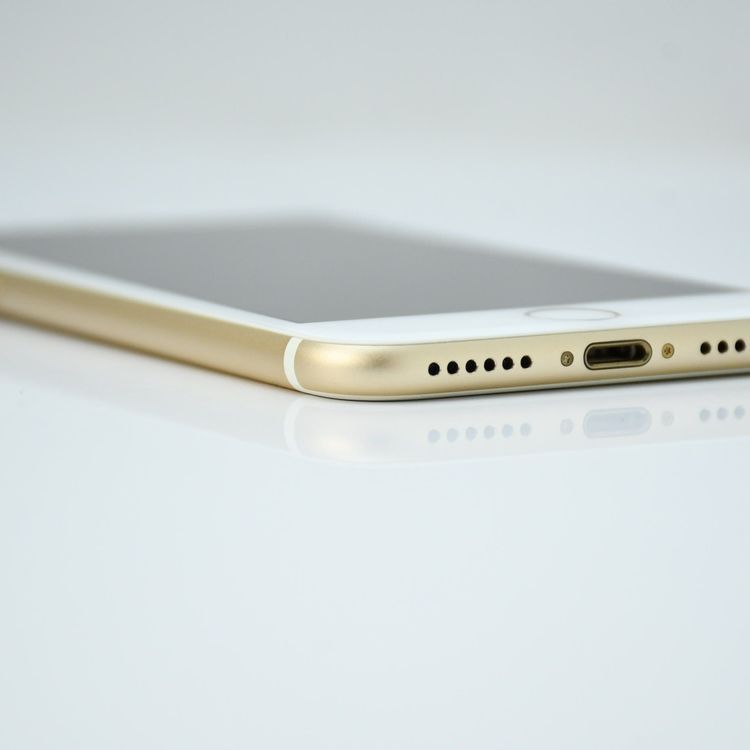 SIM�ե꡼ iPhone7 32GB �������