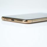 �����ʡ������Хåƥ꡼84���docomo SIM�ե꡼ iPhone XS 256GB �������