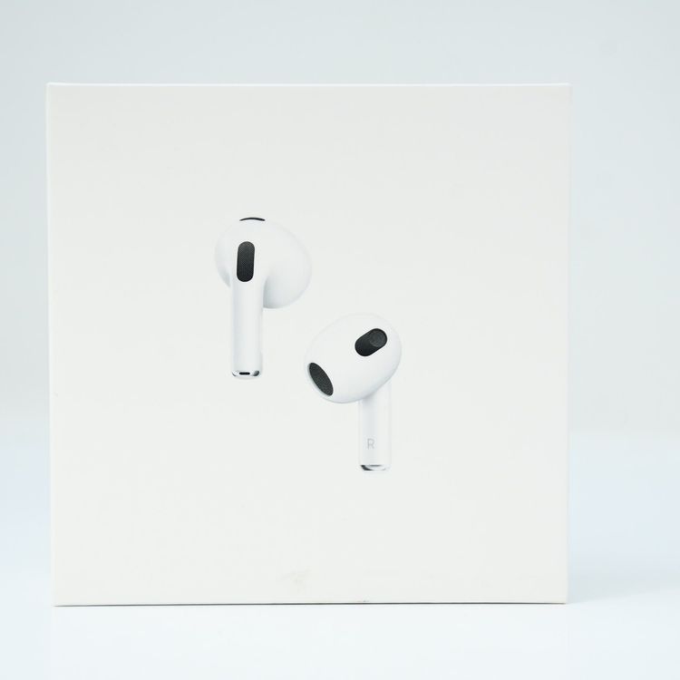 ����°�ʴ�����AirPods ��3����  Wireless Charging Case