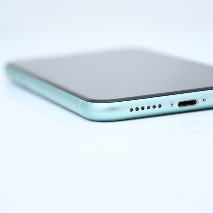 【液晶美品】SIMフリー iPhone11 256GB グリーン
