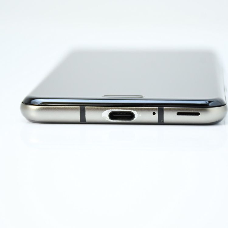 �ڱվ����ʡ������ɹ��� SIM�ե꡼ docomo AQUOS R3 SH-04L �֥�å�