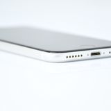 SIM�ե꡼ iPhone SE �裲���� 64GB �ۥ磻��