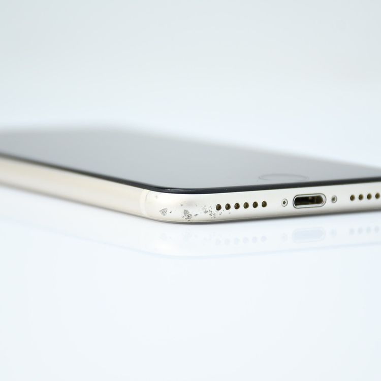 ڱվʡưġ100 %docomo SIMե꡼ iPhoneSE 裳 64GB