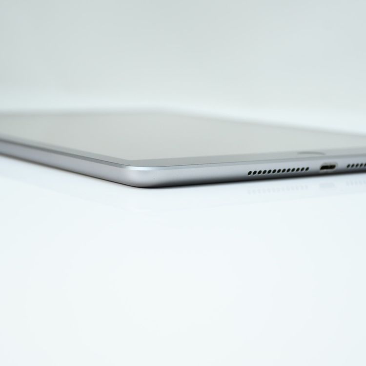 �ڥХåƥ꡼��������88���docomo SIM�ե꡼iPad ��5���� 32GB
