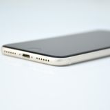 ʡưġ100 % SIMե꡼ iPhoneSE 裳 64GB 饤