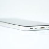 �ڽ����Хåƥ꡼80���au SIM�ե꡼ iPhone SE �裲���� 64GB �ۥ磻��