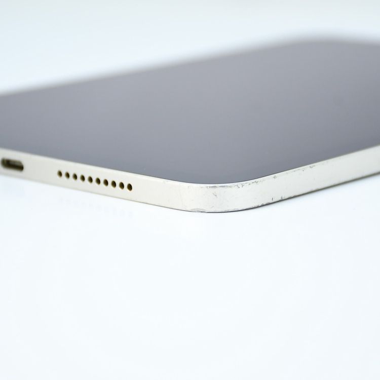 �ڥХåƥ꡼�������� 85���iPad mini ��6���� Wi-Fi��ǥ� 64GB �������饤��