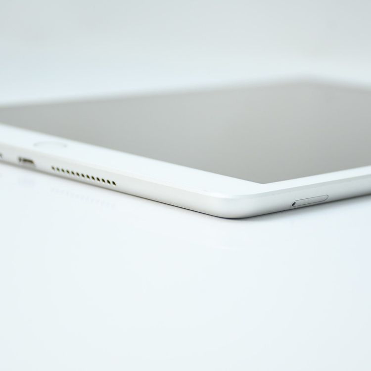 ڱվʡ88SIMե꡼ iPad 8 Wi-Fi+Cellular 32GB