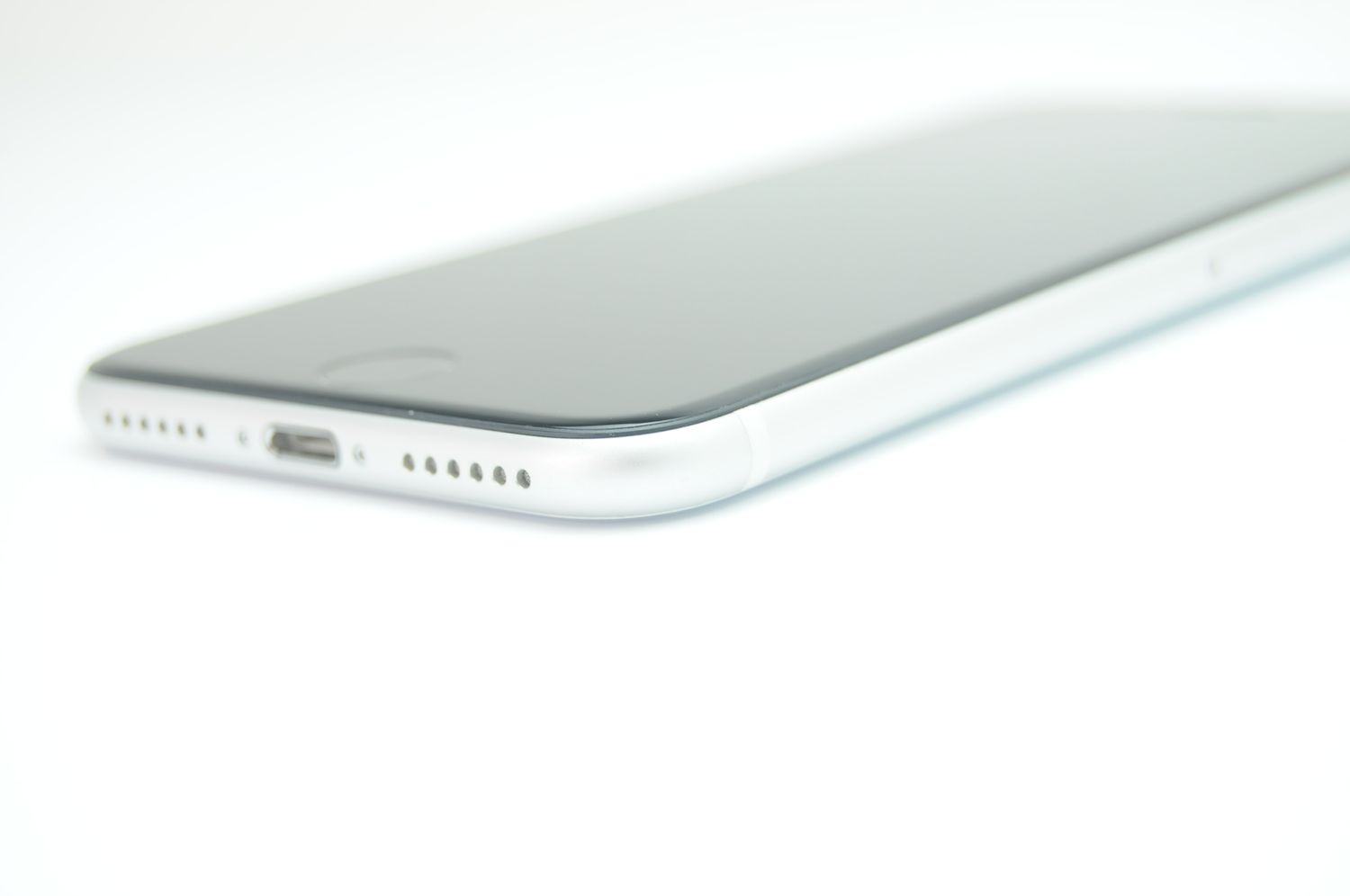 ムスビー｜電池99%＊極上美品 Apple store版 SIMフリー iPhone SE 第2