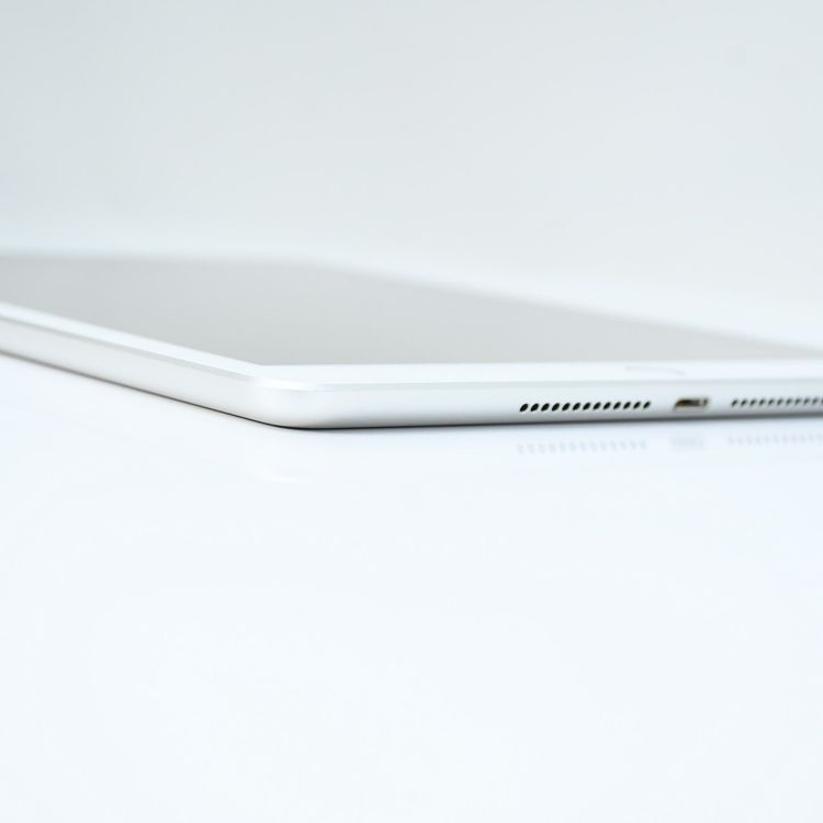 �����ʡ�iPad ��5���� 32GB  Wi-Fi��ǥ� ����С� MP2G2J/A