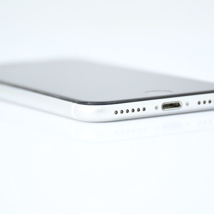 ��ư��ġ�����100 %�����ʡ�SIM�ե꡼ iPhone SE�裲���� 64GB �ۥ磻��