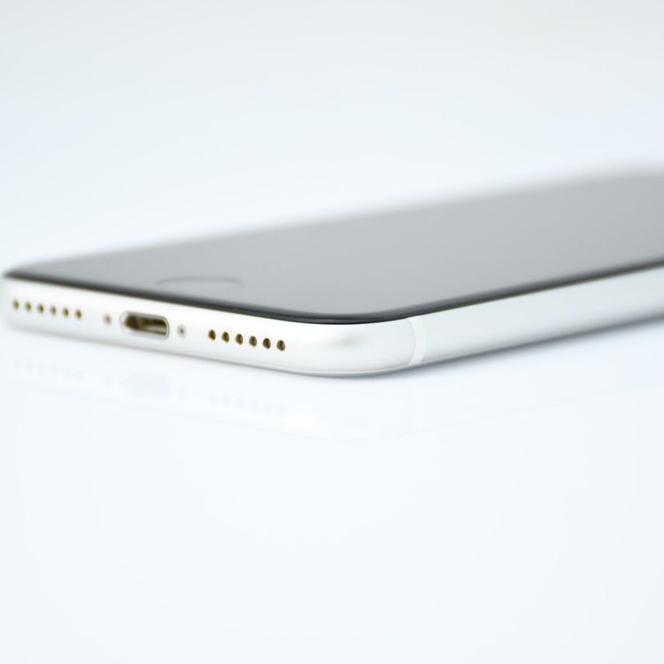 �����ʡ������Хåƥ꡼81���docomo SIM�ե꡼ iPhone SE �裲���� 64GB