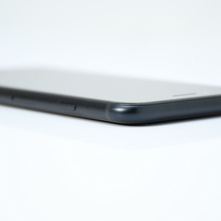 �ڽ����Хåƥ꡼��������100���SIM�ե꡼ iPhone SE��3���� 64GB �ߥåɥʥ���