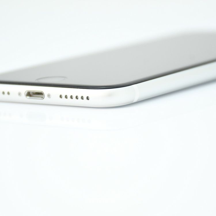 �����ʡ������Хåƥ꡼��������92���au SIM�ե꡼iPhone SE �裲���� 64GB