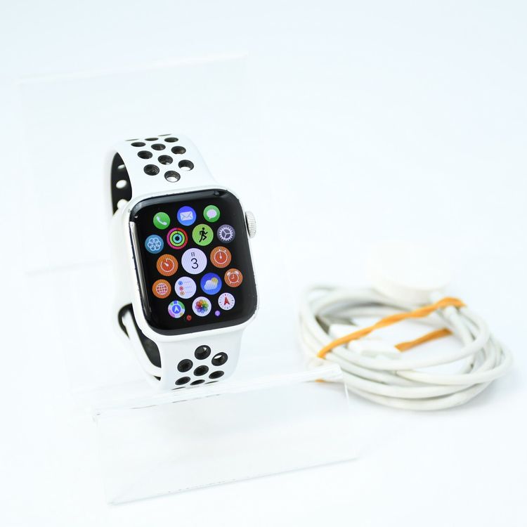 Apple Watch Nike SE GPS��ǥ� 40mm MYYD2J/A