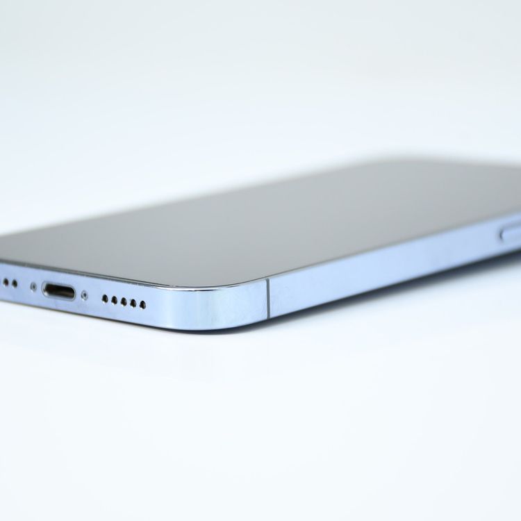 �ڱվ����ʡ��������au SIM�ե꡼ iPhone13 Pro 256GB ������֥롼