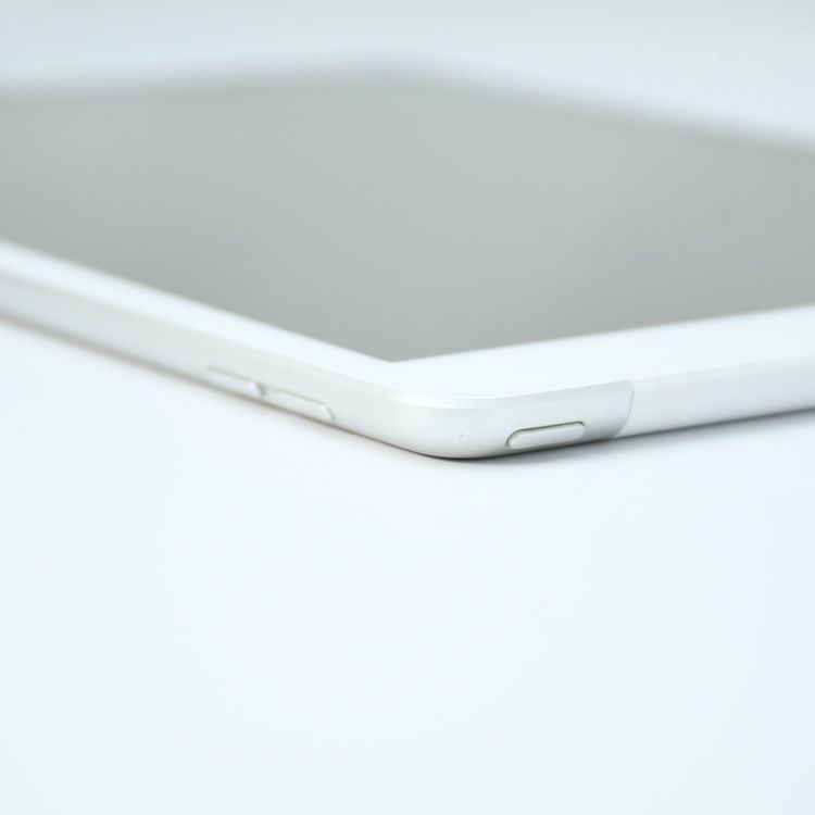 88SIMե꡼ iPad 8 Wi-Fi+Cellular 32GB