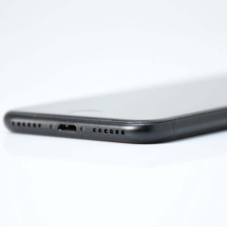 �����ʡ�SIM�ե꡼ iPhone SE �裲���� 64GB �֥�å�