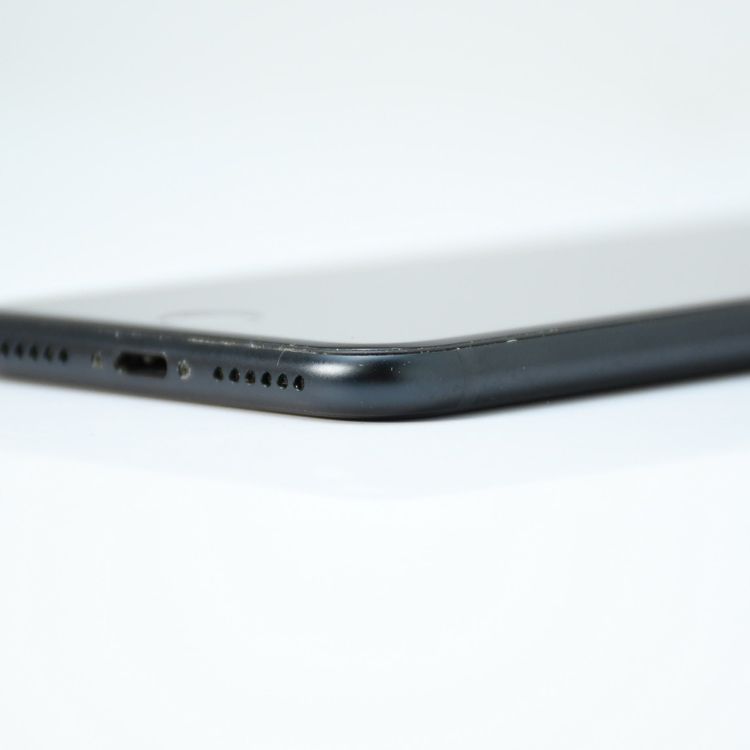 �����ʡ���������80%��docomo SIM�ե꡼ iPhone SE��3���� 64GB�ߥåɥʥ���