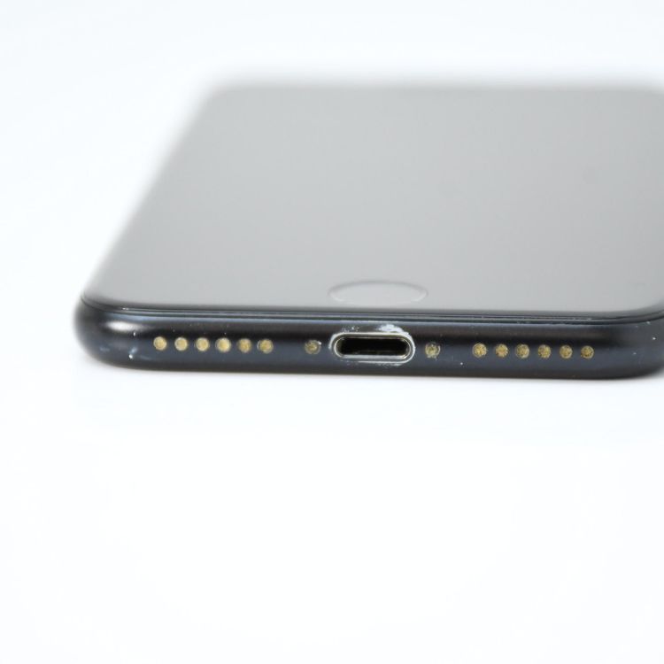 SIM�ե꡼ iPhone SE �裲���� 64GB �֥�å�