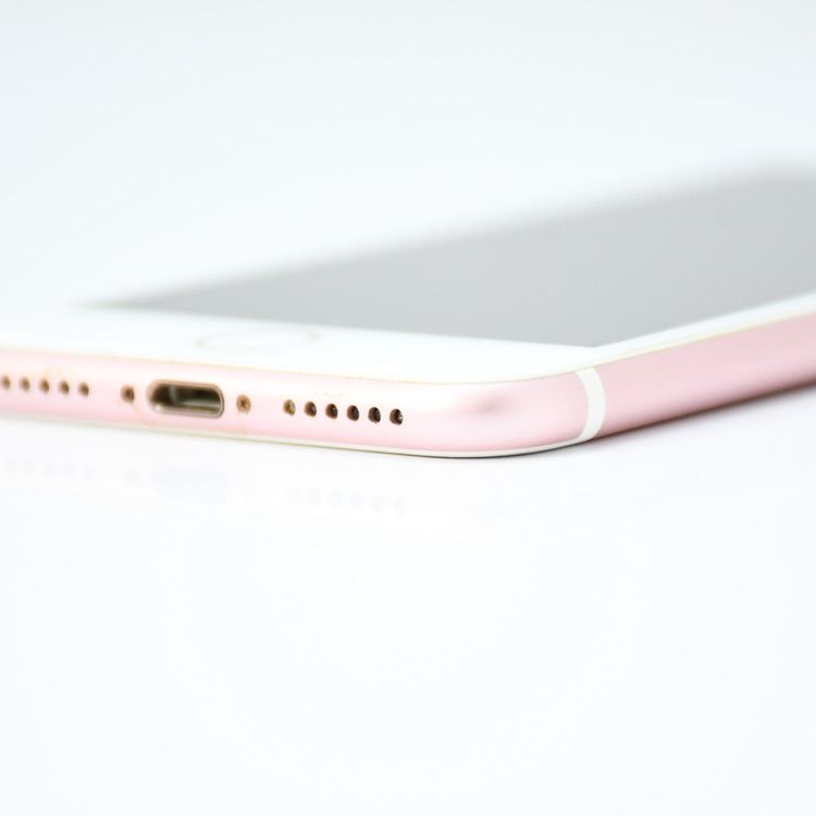 �ڱվ����ʡ� docomo SIM�ե꡼ iPhone 7 32GB �������������