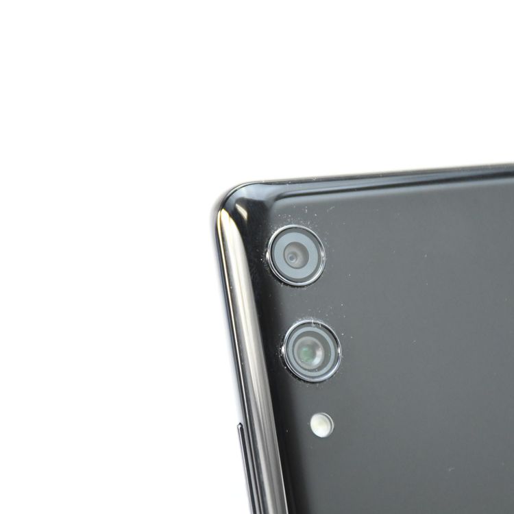 �����ʡ�SIM�ե꡼ Rakuten Hand P710 64GB �֥�å�