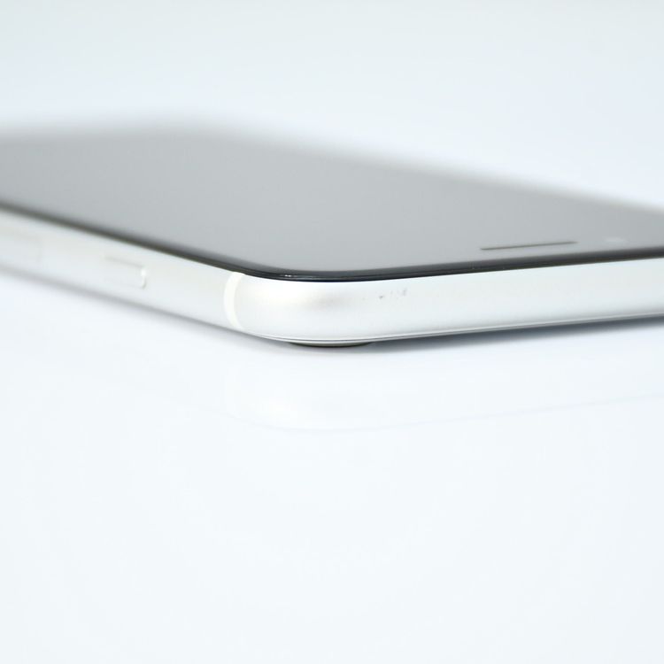 ڱվʡdocomo SIMե꡼ iPhone SE 裲 128GB ۥ磻