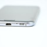 �ڱվ����ʡ�au SIM�ե꡼ Galaxy S7 edge SCV33 �֥�å����˥���