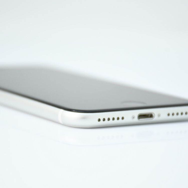 ʡХåƥ꡼93%SIMե꡼ iPhone SE 2 64GB ۥ磻