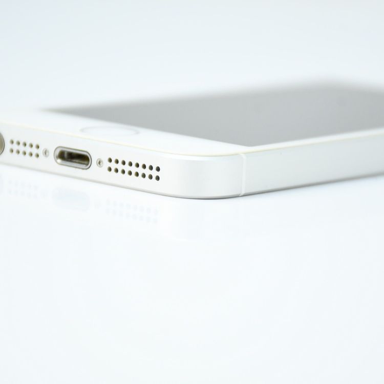 ���������au iPhone SE 128GB ����С�