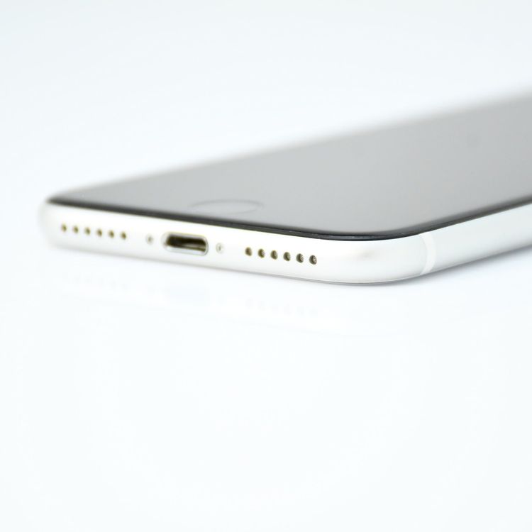 �����ʡ������Хåƥ꡼��������92���SIM�ե꡼iPhone SE �裲���� 64GB