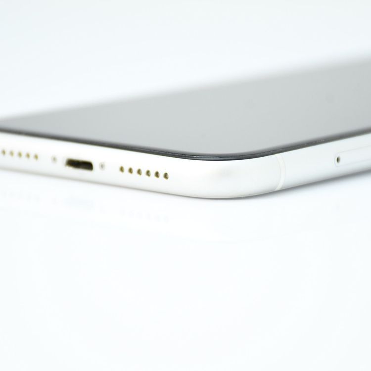 SIM�ե꡼ iPhone XR 128GB �ۥ磻��