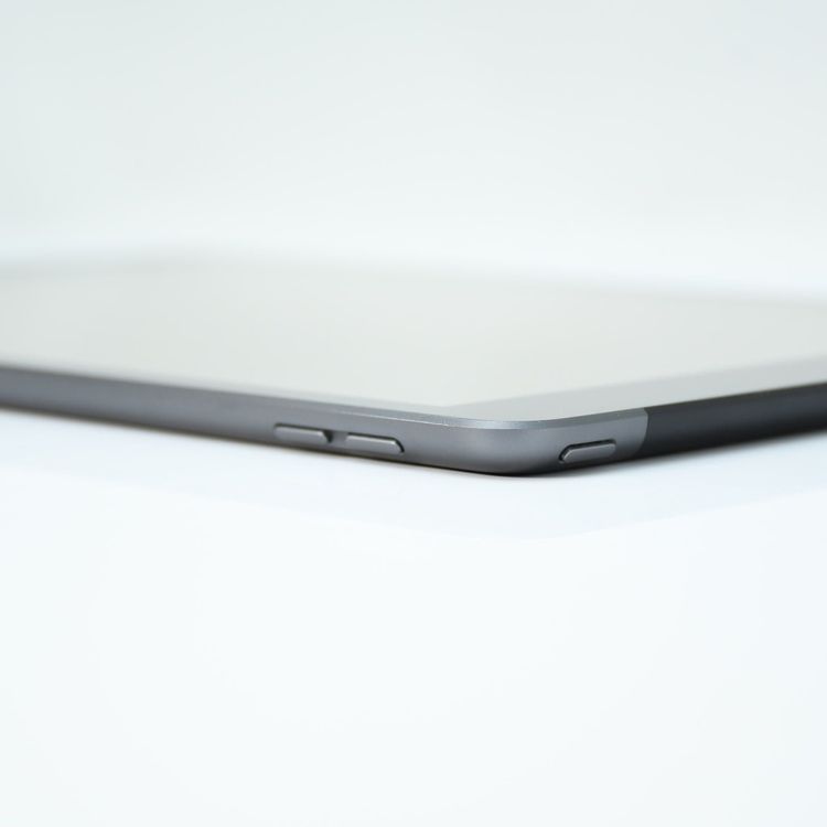 ʡ83SIMե꡼ iPad 8 Wi-Fi+Cellular 32GB