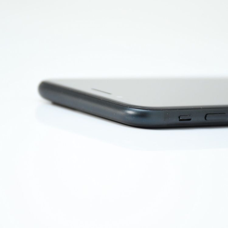 �����ʡ������Хåƥ꡼81%��SIM�ե꡼ iPhoneSE �裳���� 64GB �ߥåɥʥ���