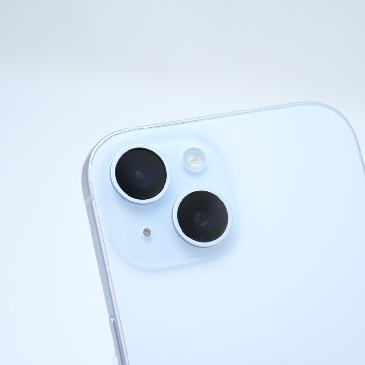 ڽХåƥ꡼100Ų23SIMե꡼ iPhone15 128GB ֥롼