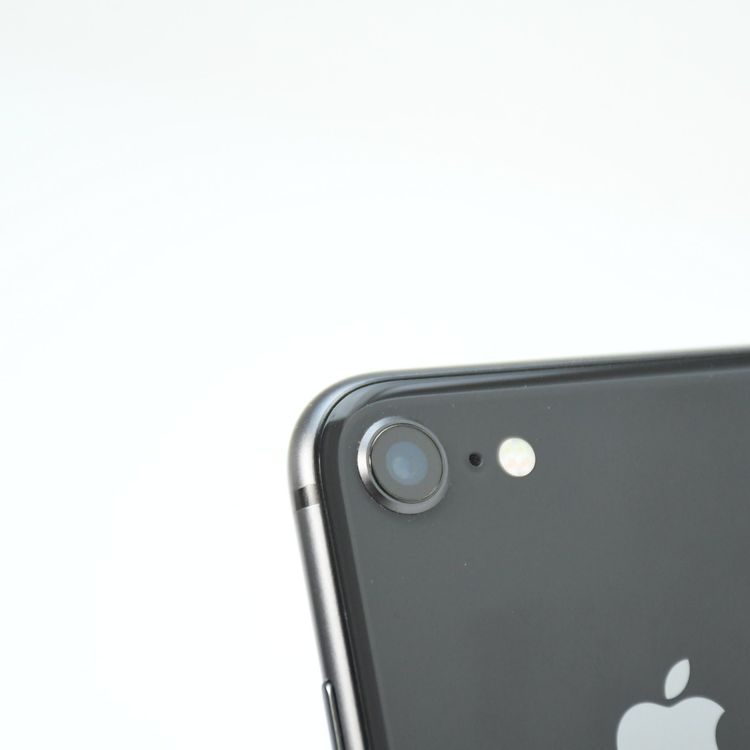 �ڱվ����ʡ�SIM�ե꡼ iPhone 8 64GB ���ڡ������쥤