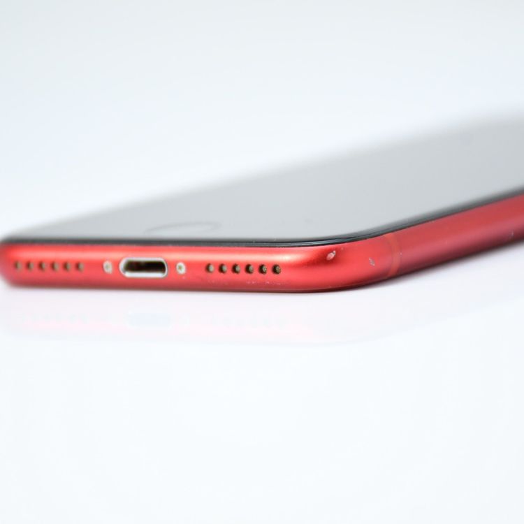 �ڱվ����ʡ�SIM�ե꡼ iPhone SE �裲���� 64GB ��å�