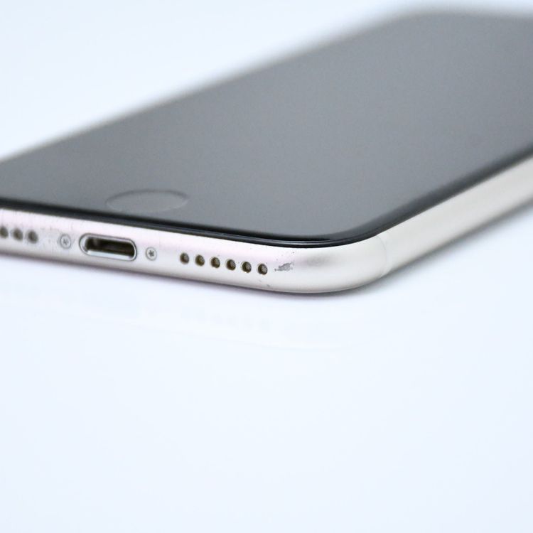 ưġХåƥ꡼100au SIMե꡼ iPhone SE 3 64GB