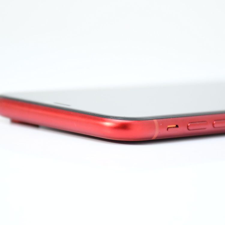 �ڱվ����ʡ������Хåƥ꡼81���docomo SIM�ե꡼ iPhone XR 64GB ��å�