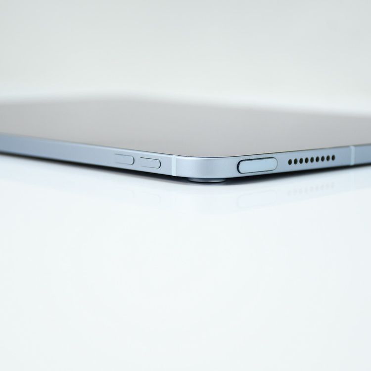 �����ʡ�docomo SIM�ե꡼iPad Air ��4���� 64GB �������֥롼