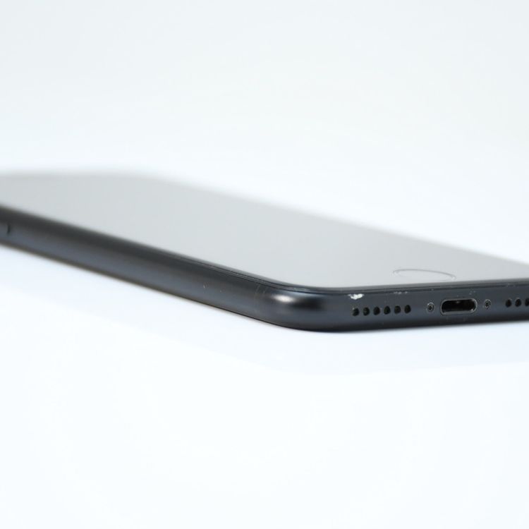 �ڱվ����ʡ������Хåƥ꡼��������82���SIM�ե꡼iPhone SE �裲���� 64GB�֥�å�