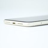 �����ʡ������Хåƥ꡼��������88���au SIM�ե꡼ iPhone11 64GB �ۥ磻��