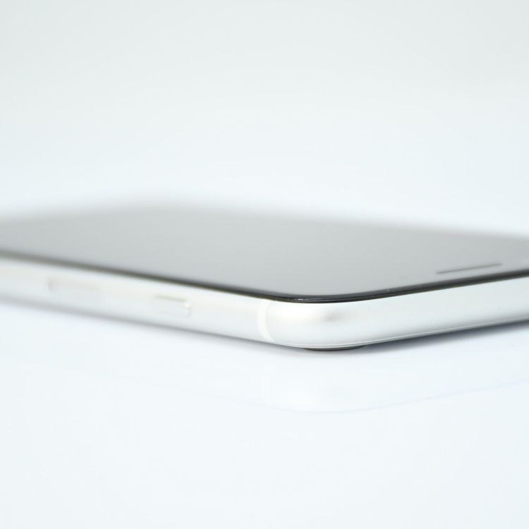 ʡХåƥ꡼93%SIMե꡼ iPhone SE 2 64GB ۥ磻