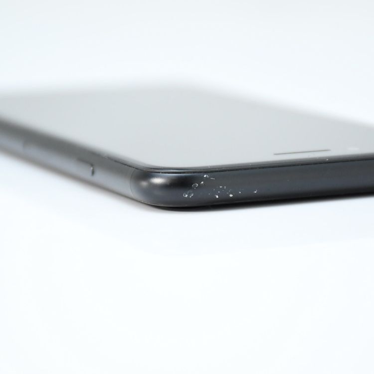 ��ư��ġ�����100 %��docomo SIM�ե꡼ iPhone SE�裲���� 128GB