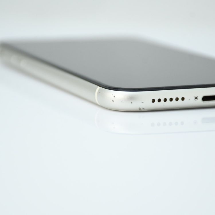 �ڱվ����ʡ�SIM�ե꡼ iPhone11 128GB �ۥ磻��