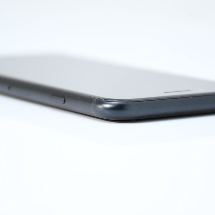 �ڽ����Хåƥ꡼84%��SIM�ե꡼ iPhoneSE �裳���� 64GB �ߥåɥʥ���