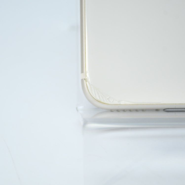 ��ư��ġ��Ҥӳ���SIM�ե꡼iPhone SE �裳���� 64GB �������饤��