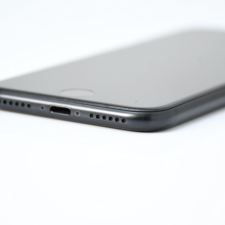 SIM�ե꡼ iPhone SE �裲���� 64GB �֥�å�