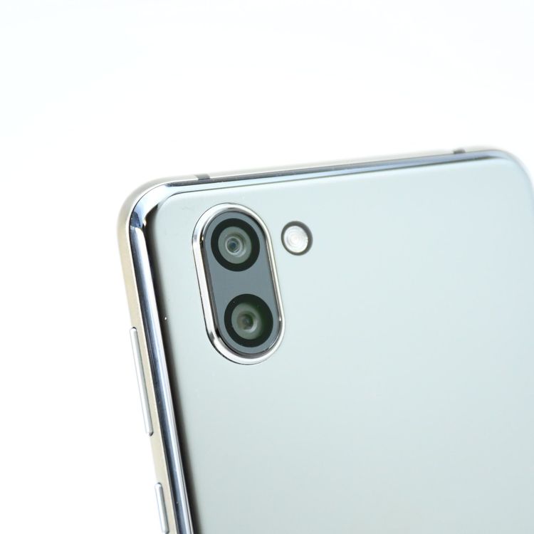 �ڱվ����ʡ������ɹ��� SIM�ե꡼ docomo AQUOS R3 SH-04L �֥�å�