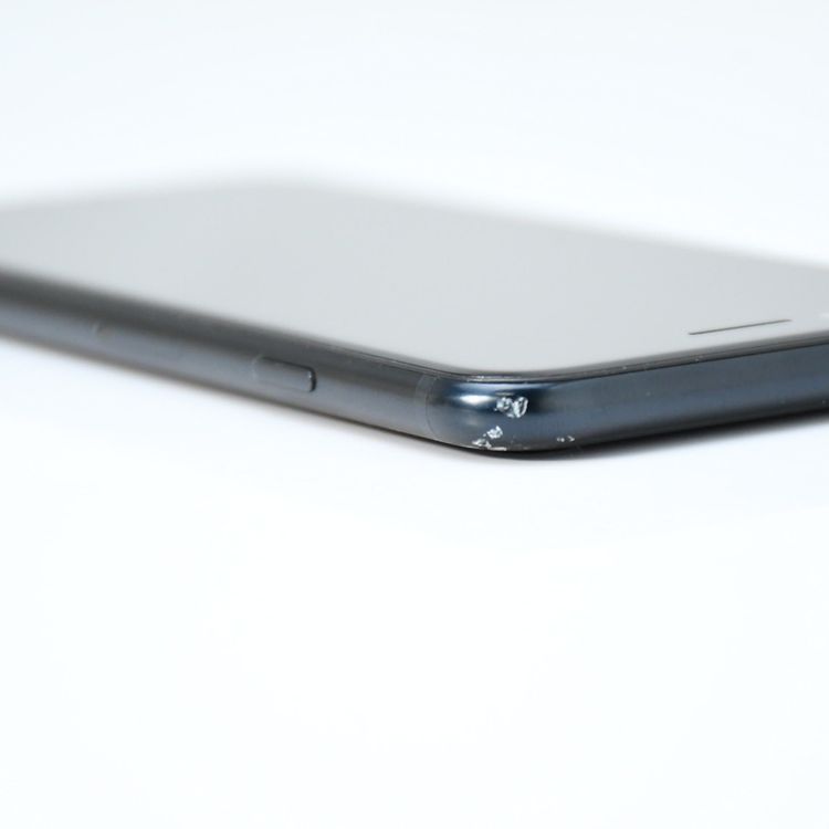 �ڱվ����ʡ������Хåƥ꡼84%��SIM�ե꡼ iPhoneSE �裳���� 64GB �ߥåɥʥ���